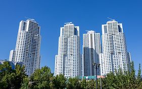 16Th Floor Sky View Condo With Pool And Fitness