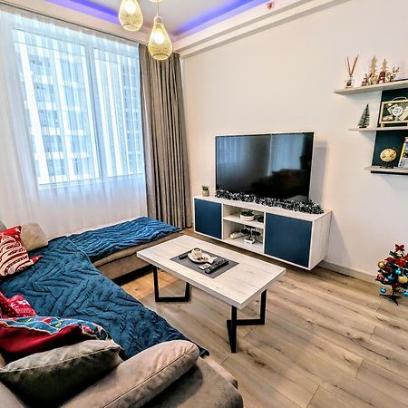 16Th Floor Sky View Condo With Pool And Fitness Üsküp Dış mekan fotoğraf