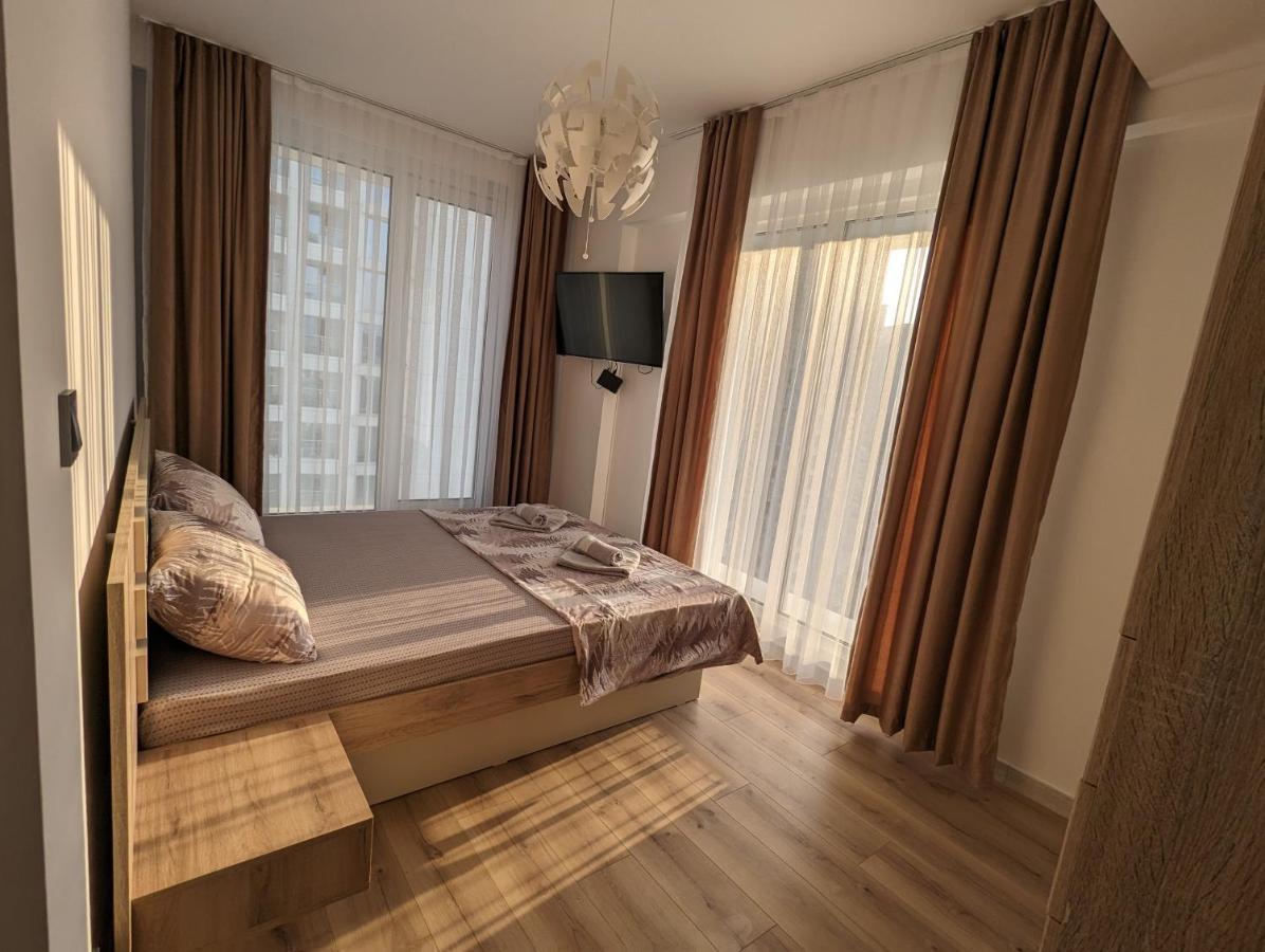 16Th Floor Sky View Condo With Pool And Fitness Üsküp Dış mekan fotoğraf