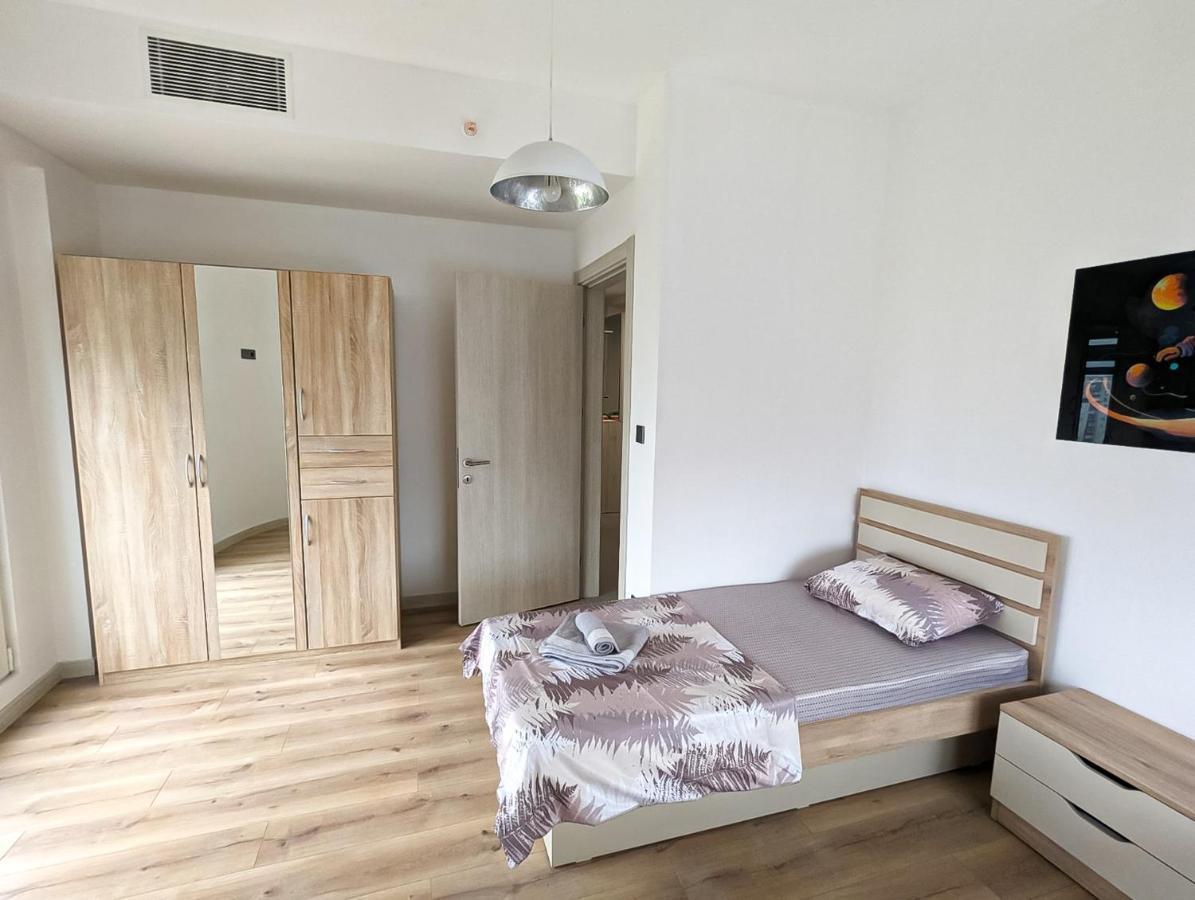 16Th Floor Sky View Condo With Pool And Fitness Üsküp Dış mekan fotoğraf