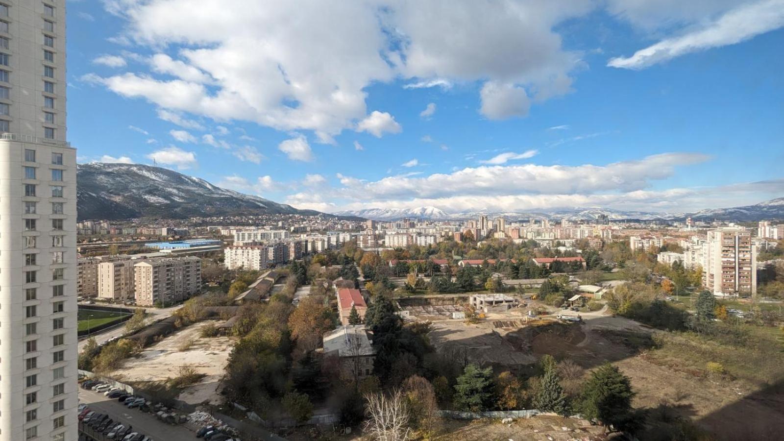 16Th Floor Sky View Condo With Pool And Fitness Üsküp Dış mekan fotoğraf