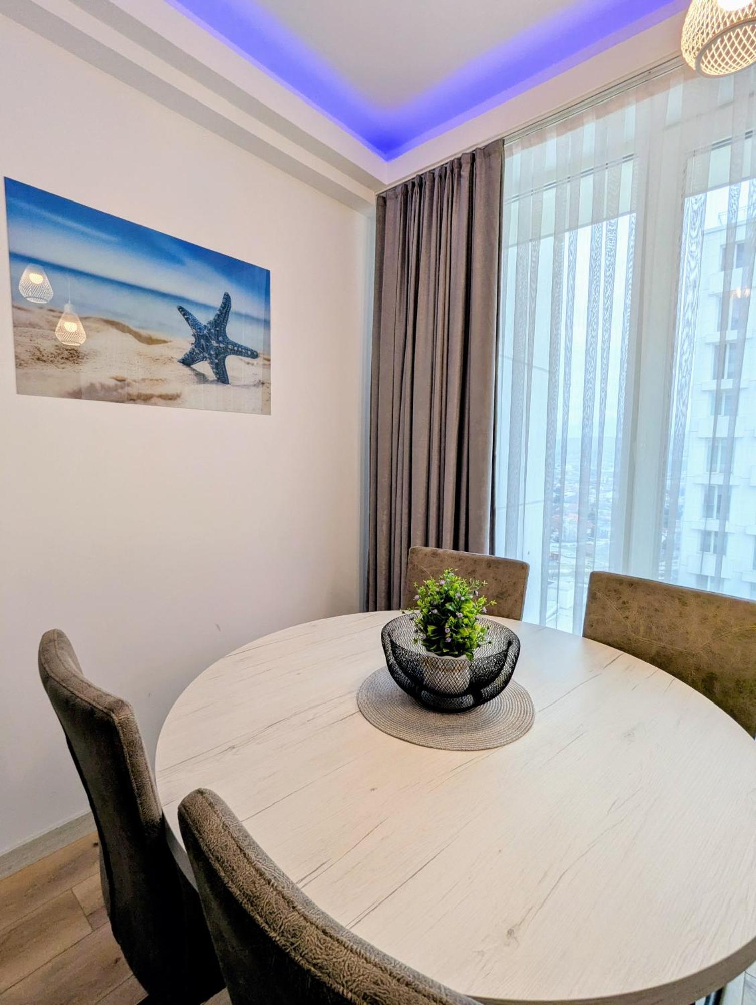 16Th Floor Sky View Condo With Pool And Fitness Üsküp Dış mekan fotoğraf