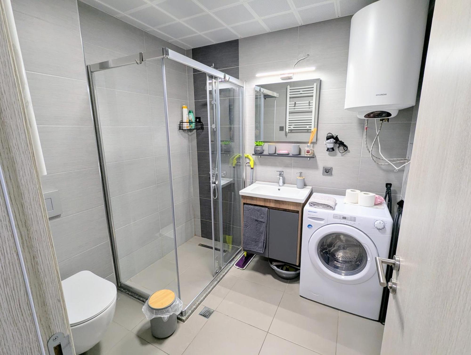 16Th Floor Sky View Condo With Pool And Fitness Üsküp Dış mekan fotoğraf